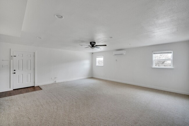 Building Photo - 3301 Yellowstone Dr