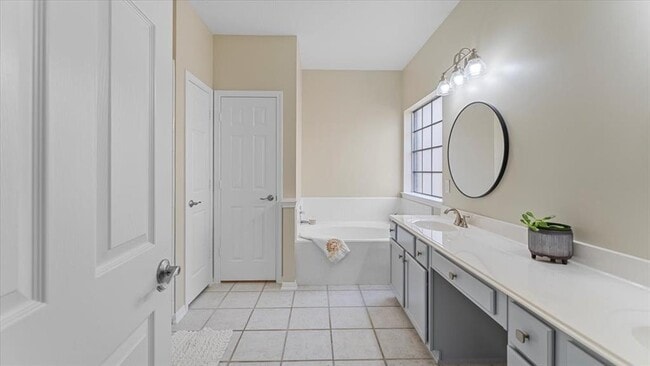 Building Photo - 9722 Therrell Dr
