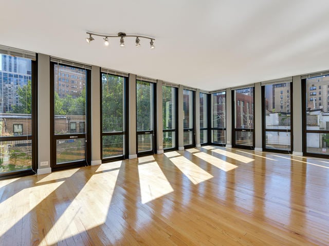 Building Photo - 1 E Scott St