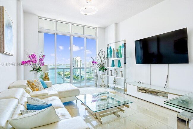 Building Photo - 7900 Harbor Island Dr