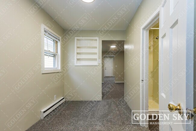 Building Photo - 619 S Mound St