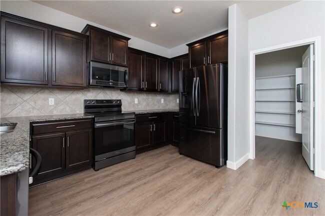 Building Photo - 5114 Dauphin Dr