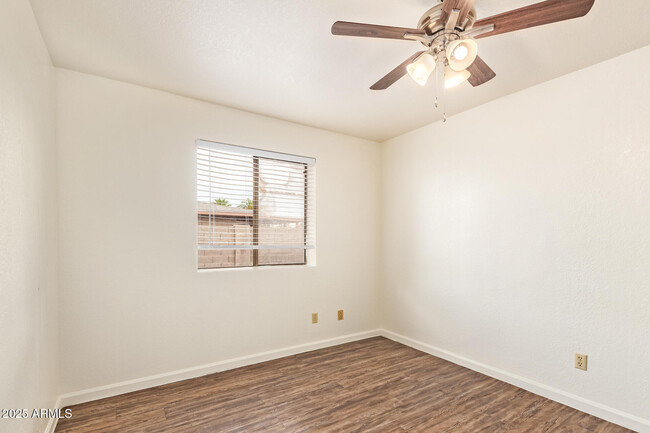 Building Photo - 1840 W Navarro Ave