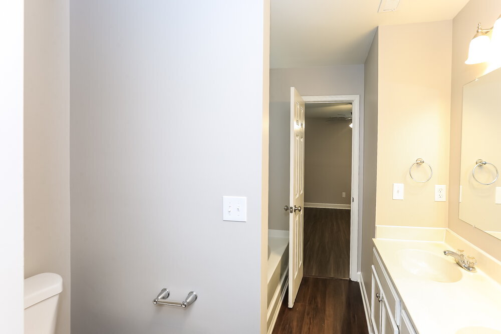 Building Photo - 4214 Broadstairs Dr SW