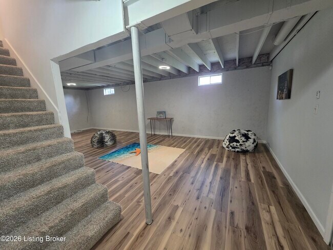 Building Photo - 11315 Top Walnut Loop