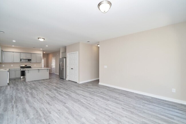 Building Photo - 5529 Blue Jay Cir