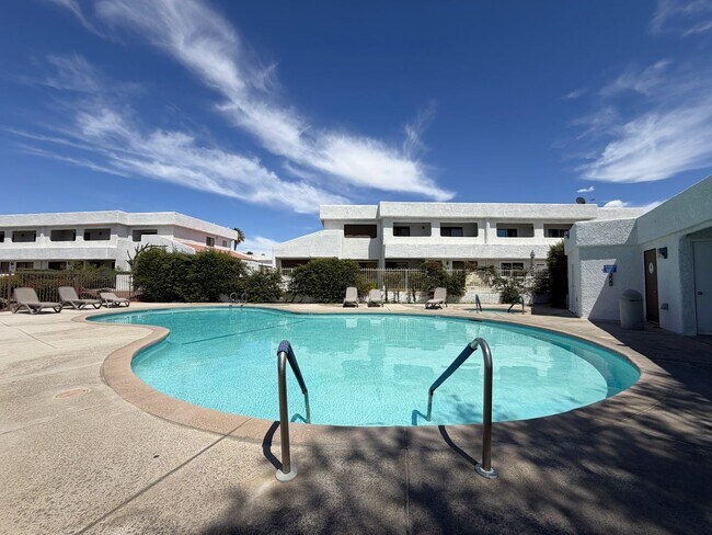 Building Photo - AVAILABLE NOW!! GORGEOUS 3 Bedroom 3 Bathroom Condo Rancho Mirage!!!