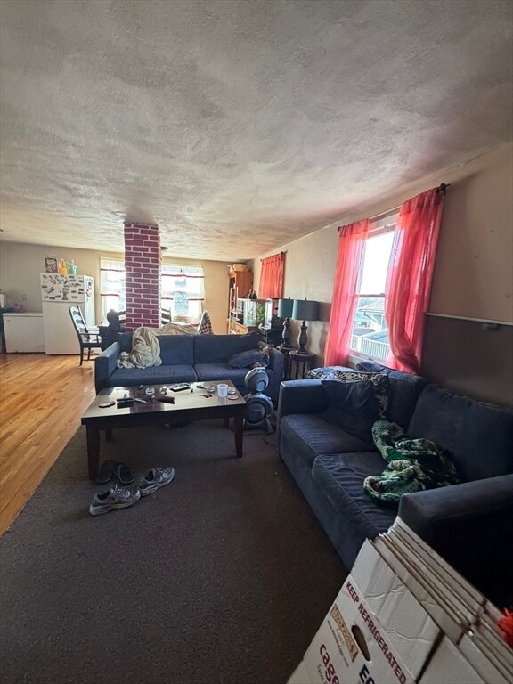 Building Photo - 276 Fenno St