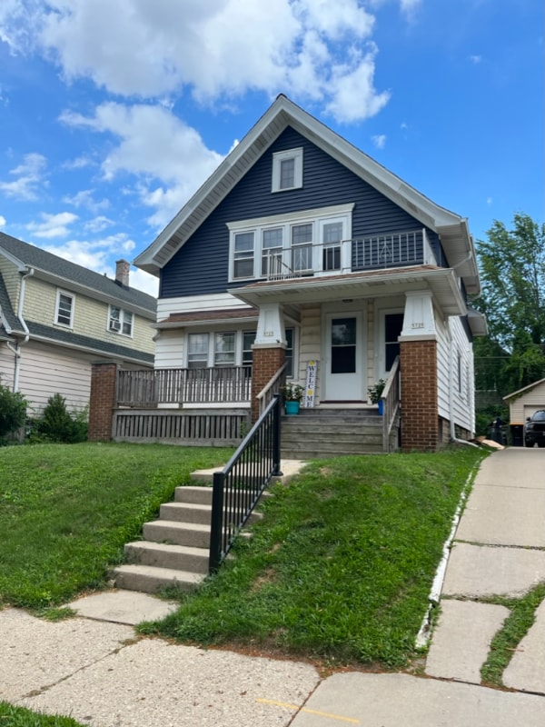 Building Photo - 5725 W Wells St