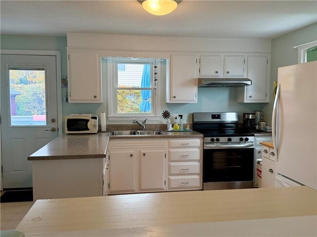 Building Photo - 7 Salt Pond Way