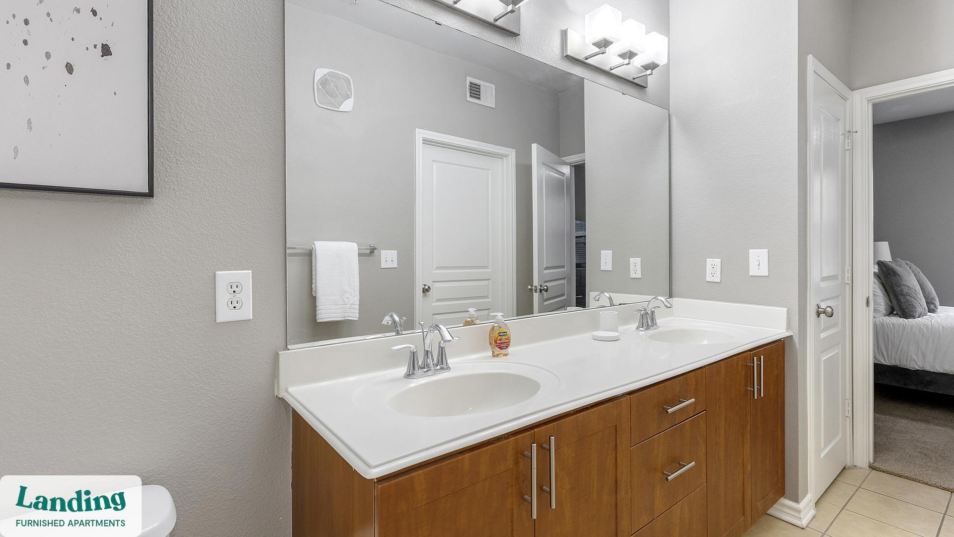 Building Photo - 15777 Quorum Dr