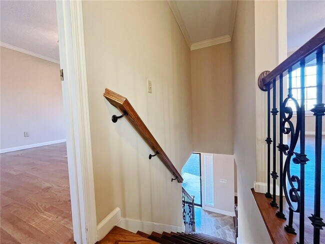 Building Photo - 2896 Landington Way NW