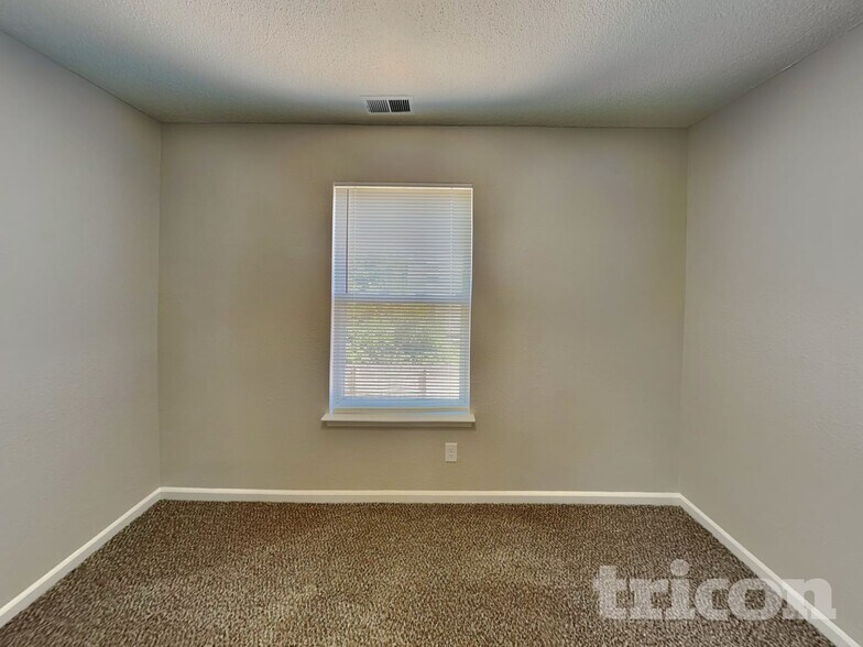 Building Photo - 6750 Kinnerton Dr