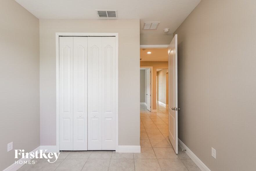 Building Photo - 1246 Stratton Ave