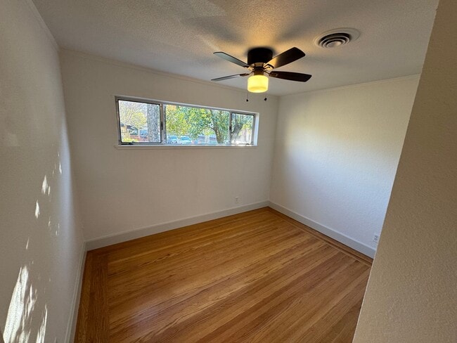 Building Photo - 3 bedroom 2 bathroom single family home | Located in Tahoe Park