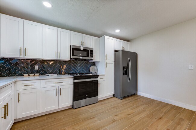 Building Photo - 3538 Truxton Dr