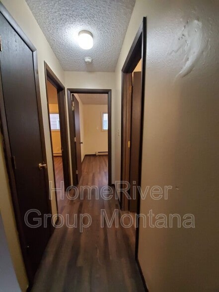 Building Photo - 913 Pattee Creek Dr