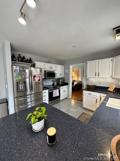 Building Photo - 209 Deerfield Ridge Dr