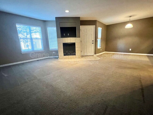 Building Photo - 12828 Jasmine St