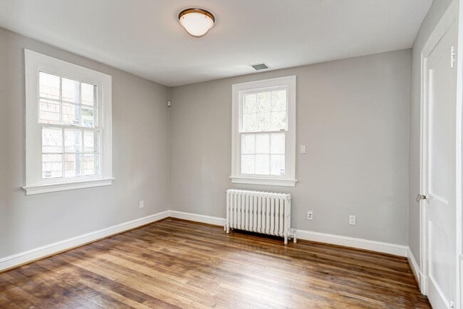 Building Photo - 4350 River Rd NW