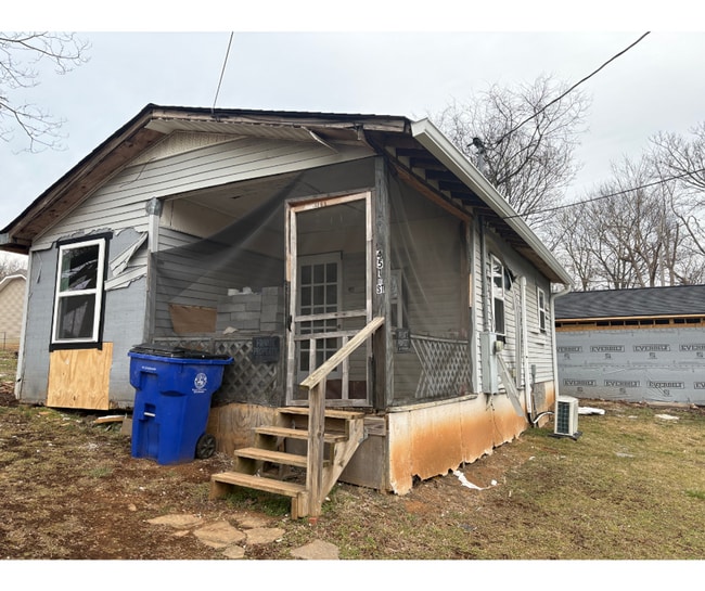 Building Photo - 1570 Chippewa Ave SE