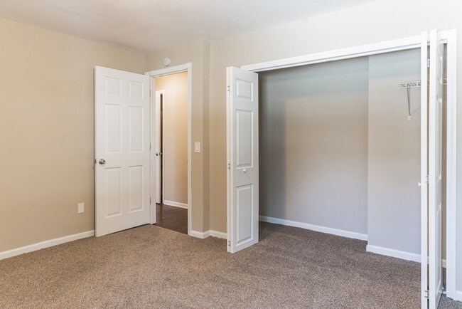 Building Photo - N1246 Walnut Rd