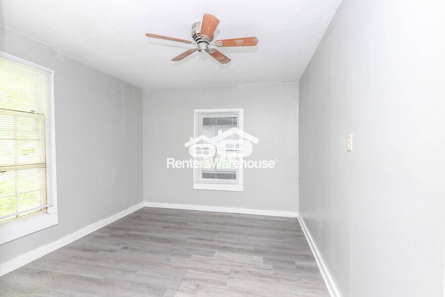 Building Photo - 808 S Grand Ave