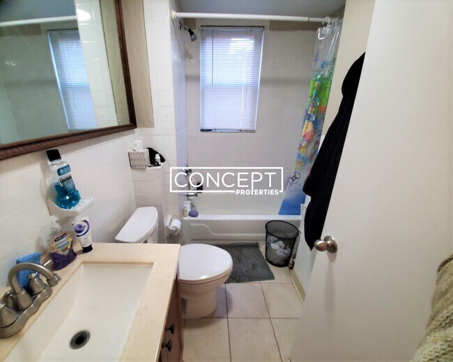 Building Photo - 6A Sunset St. Unit 2