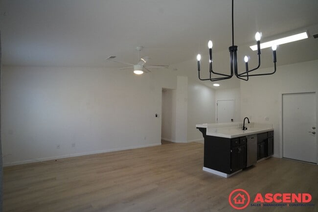 Building Photo - Beautiful Home Off Merle Haggard Dr!