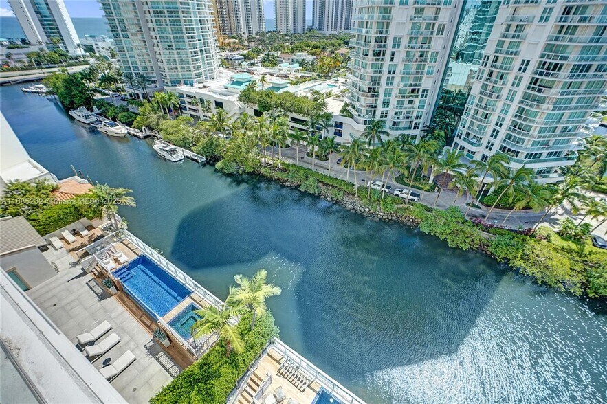 Building Photo - 300 Sunny Isles Blvd