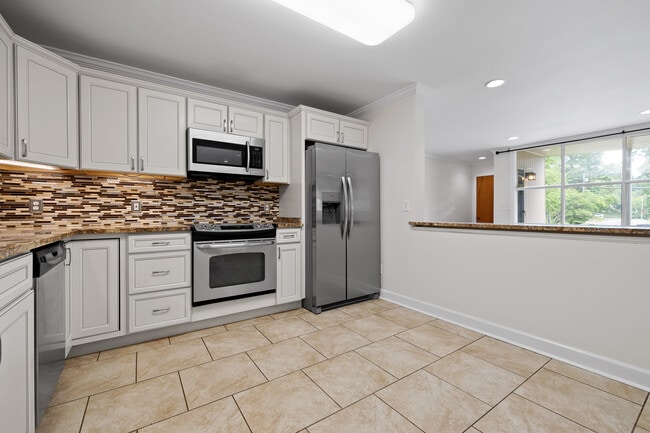 Open Concept Living/Dining/Kitchen - 3291 Van Buren St