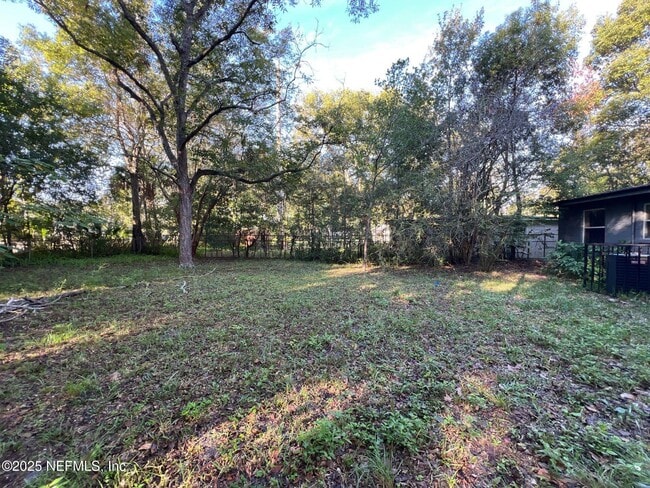 Building Photo - 3070 W 15th St