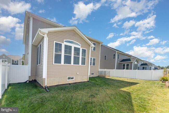 Building Photo - 10407 Spotswood Dr