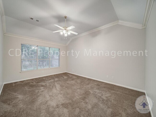 Building Photo - 520 Arcadia Dr