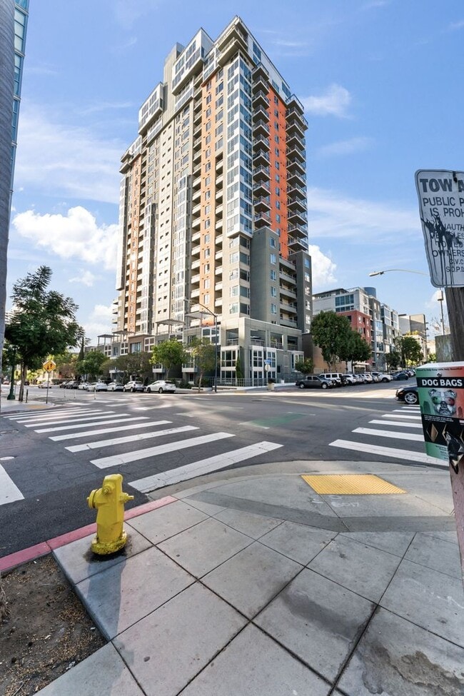 Building Photo - San Diego- Downtown- La Vita – Little Italy Condo- Split Level Style Move-In Special