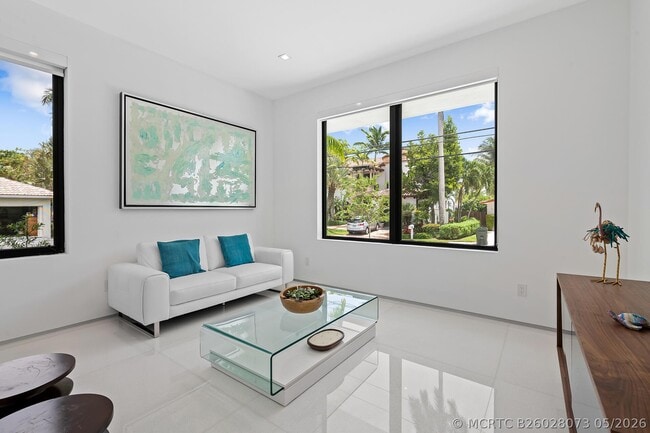 Building Photo - 401 Lido Dr