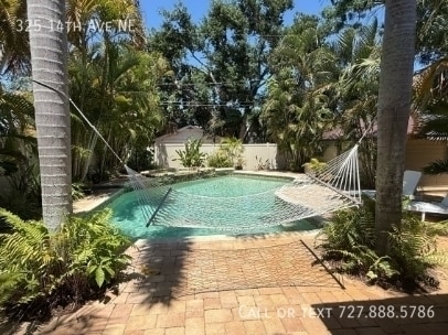 Building Photo - 325 14th Ave NE