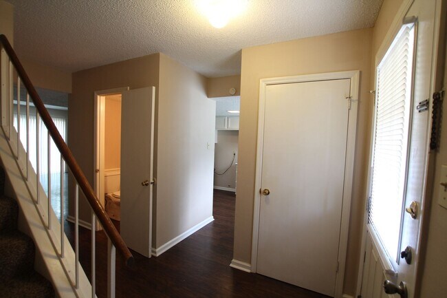 Building Photo - Delmar Dr.  2518/2520