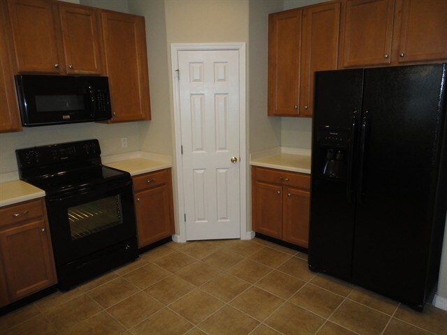 Building Photo - 8840 Royal Enclave Boulevard