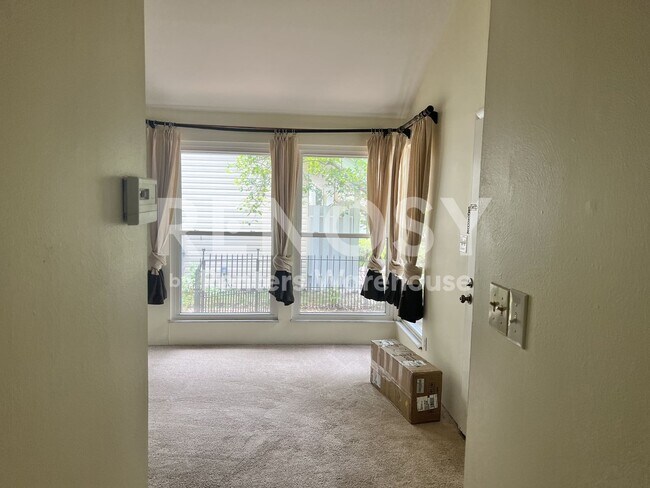 Building Photo - 1470 Pine Row Ct