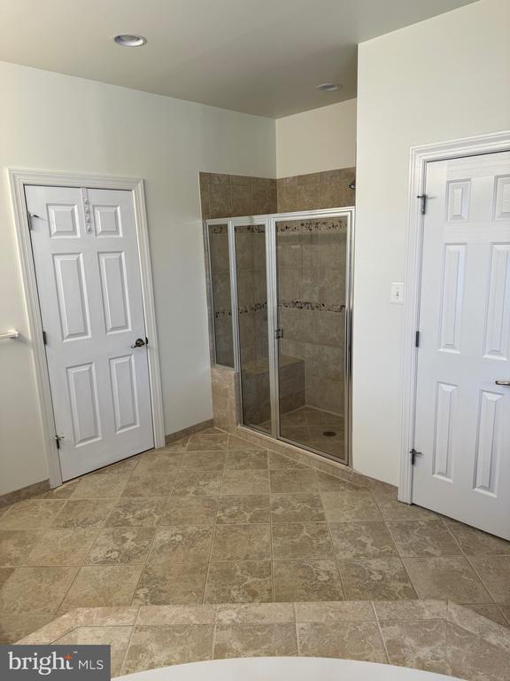 Building Photo - 5105 Hugunin Way