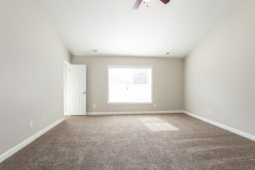 Building Photo - 4905 Stone Park Dr