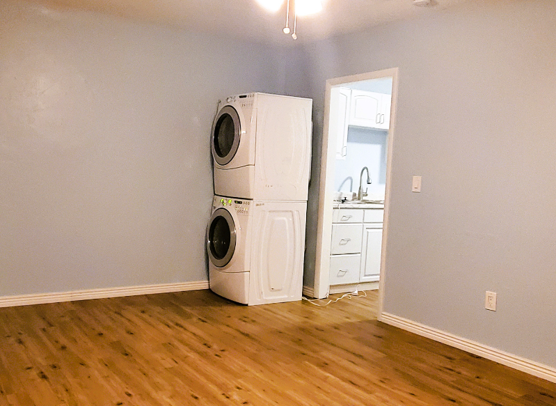 Primary Photo - 3002 E McKinley St