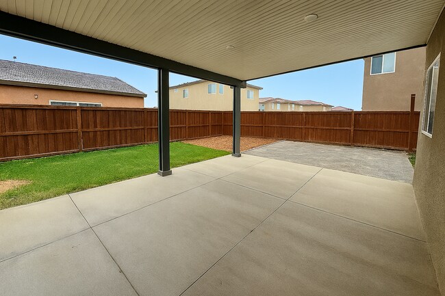 Building Photo - 669 Las Villas St