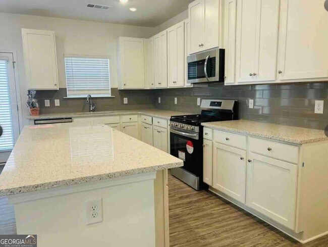 Building Photo - 119 Berry Dr
