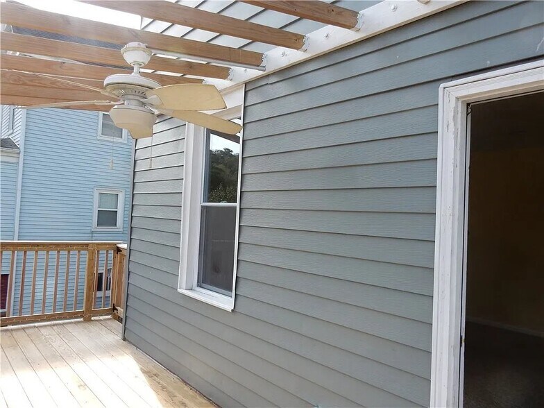 Building Photo - 2408 Eiler Ave