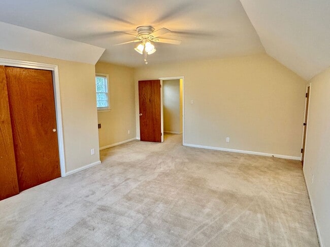 Building Photo - Gorgeous Interiors in this BONUS SPACE + 4...