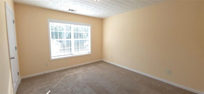 Building Photo - 465 Little Creek Rd SE