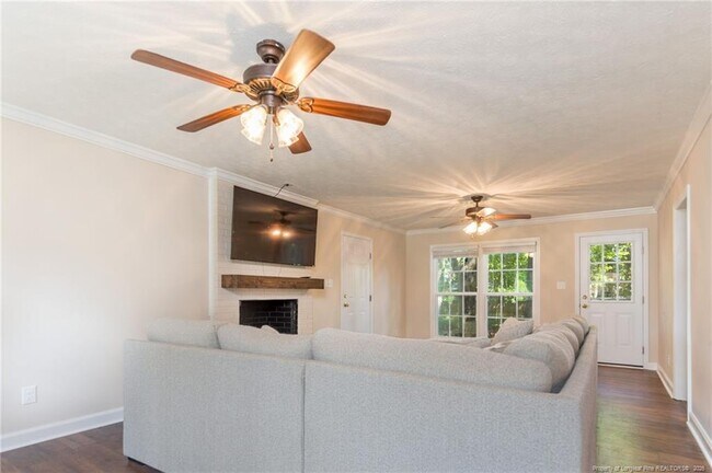 Building Photo - 3356 Quarry Dr