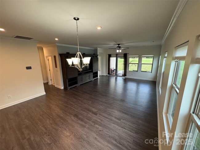 Building Photo - 4641 Collingham Dr